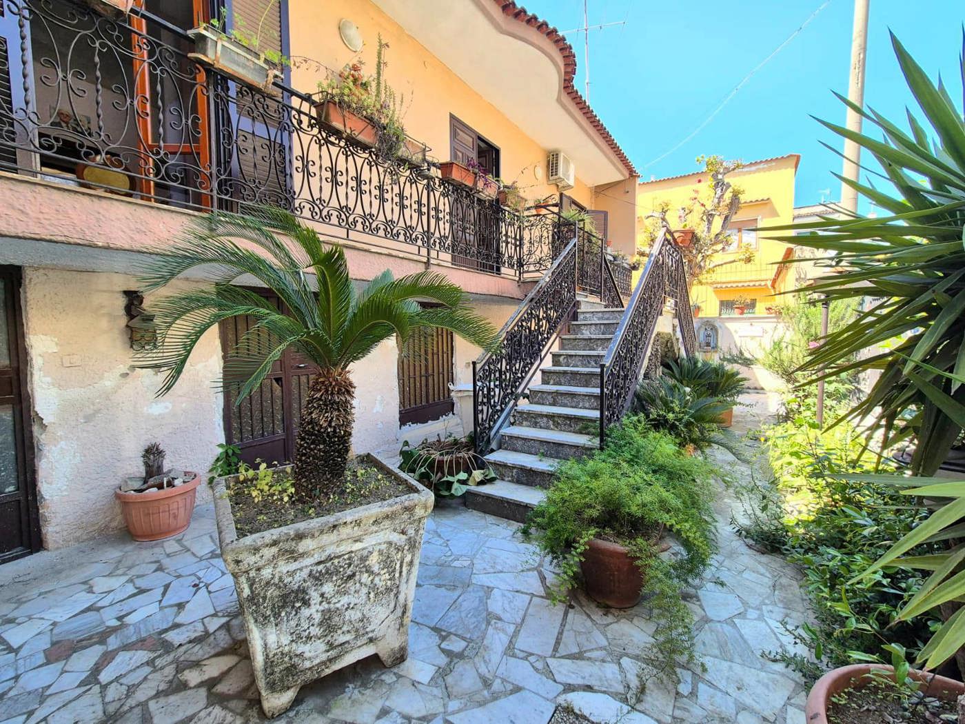 Casa indipendente con giardino a Caivano
