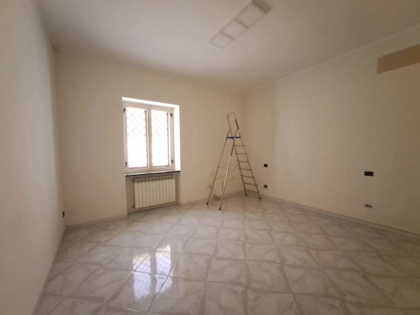 Ufficio in affitto a Crispano