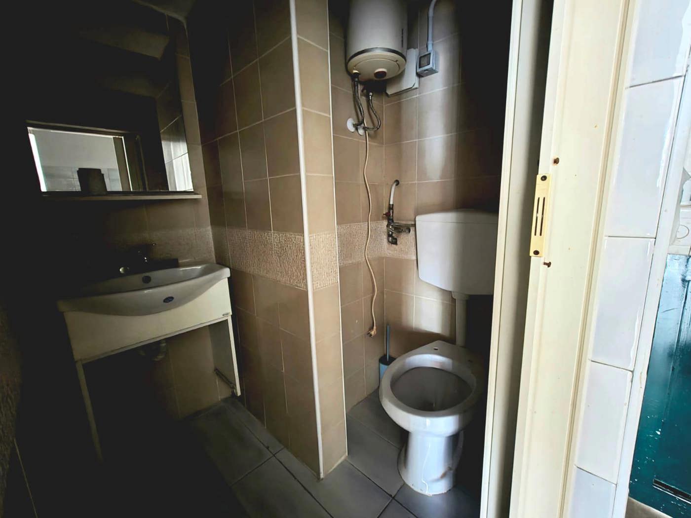 Negozio ristrutturato a Caivano