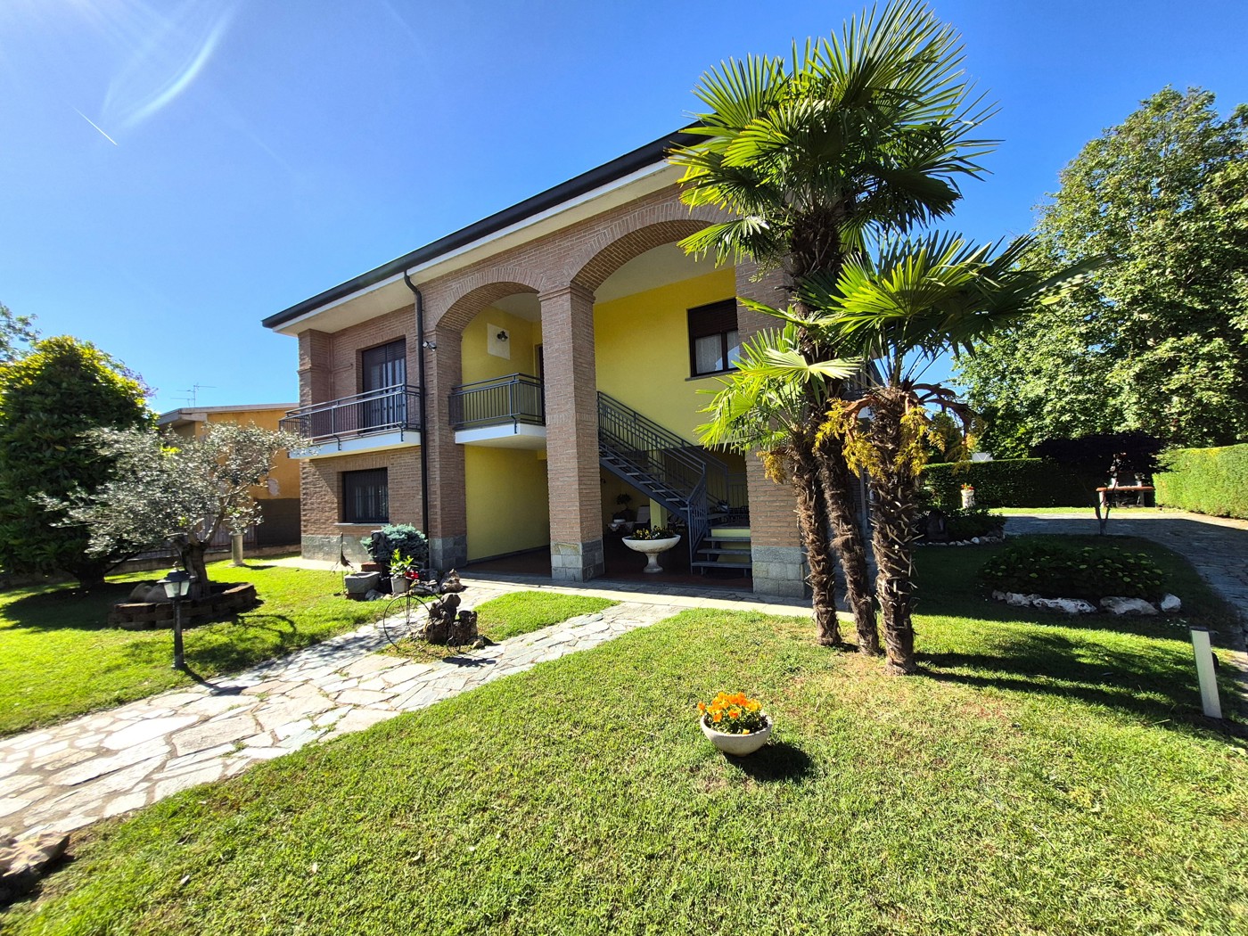 Villa con giardino a Torrevecchia Pia