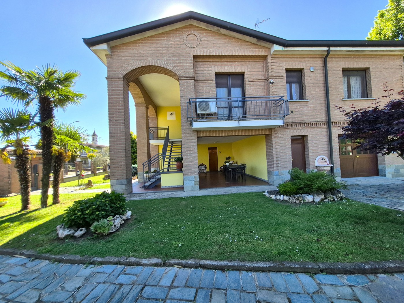 Villa con giardino a Torrevecchia Pia