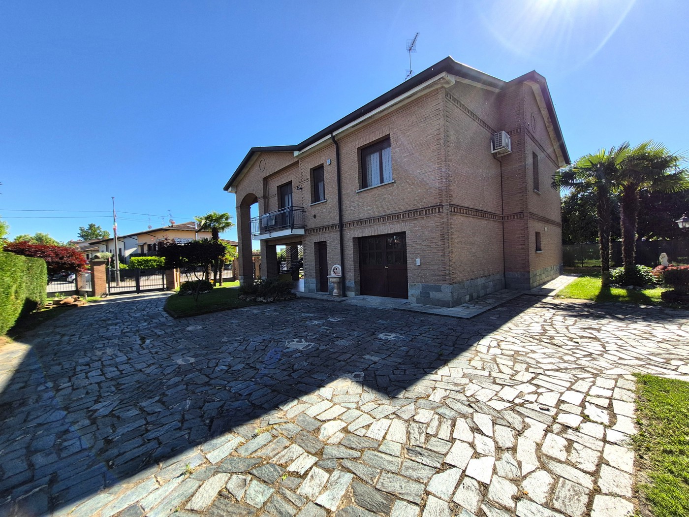 Villa con giardino a Torrevecchia Pia