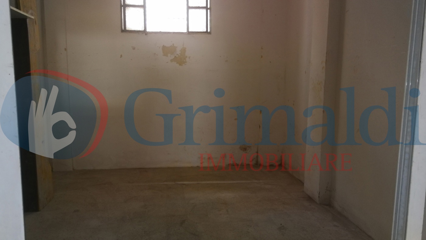 Magazzino in vendita a Taranto