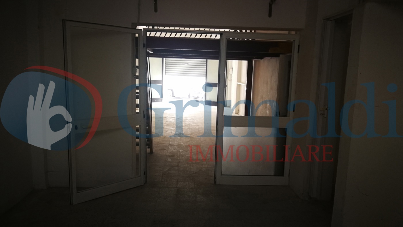 Magazzino in vendita a Taranto