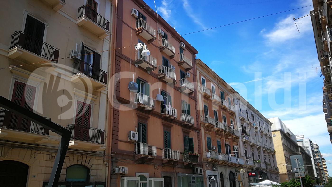 Trilocale arredato in affitto a Taranto