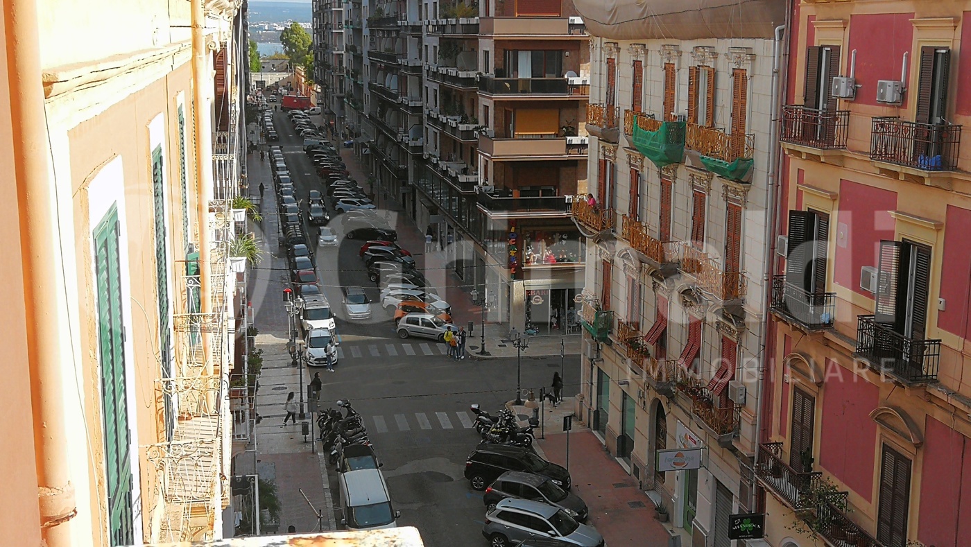 Trilocale arredato in affitto a Taranto