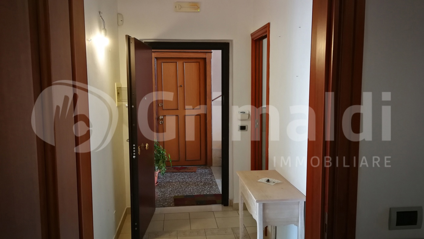 Trilocale arredato in affitto a Taranto