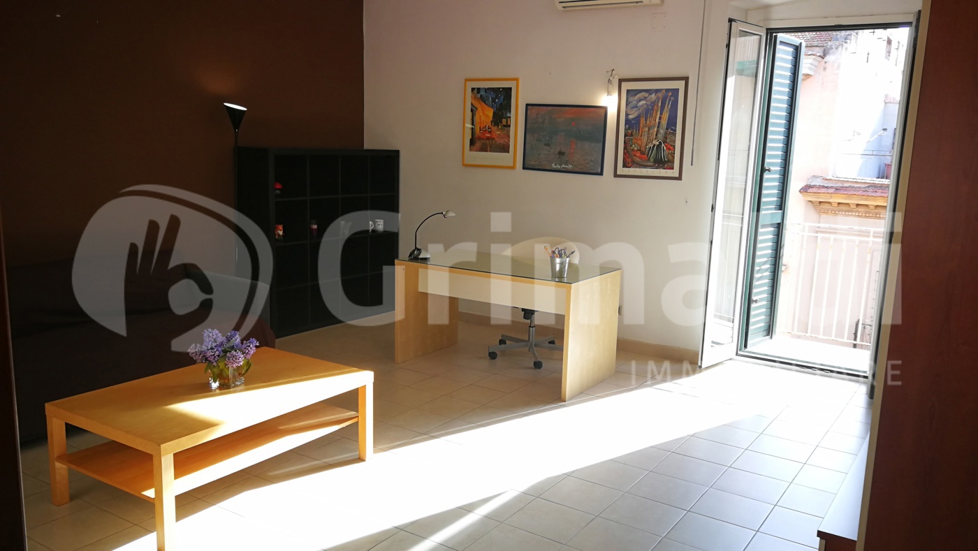 Trilocale arredato in affitto a Taranto