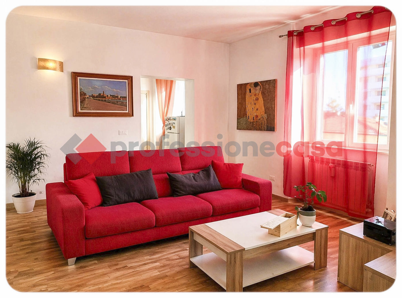 Trilocale arredato in affitto a Livorno