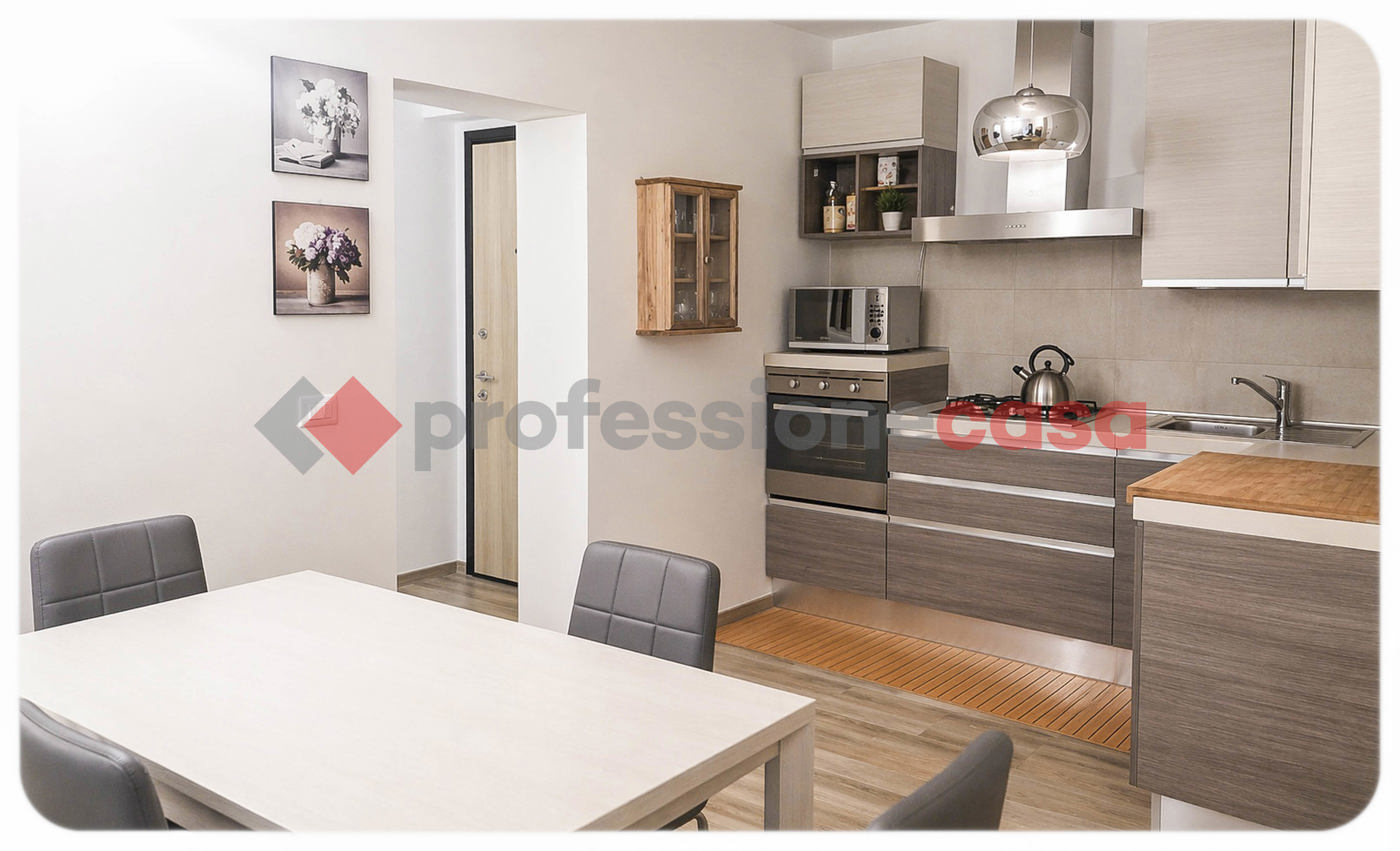 Trilocale arredato in affitto a Livorno