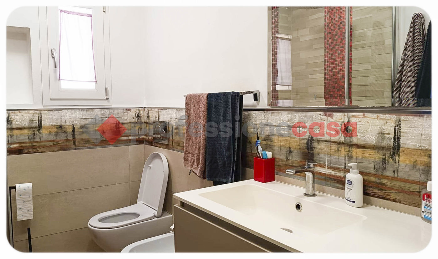 Trilocale arredato in affitto a Livorno