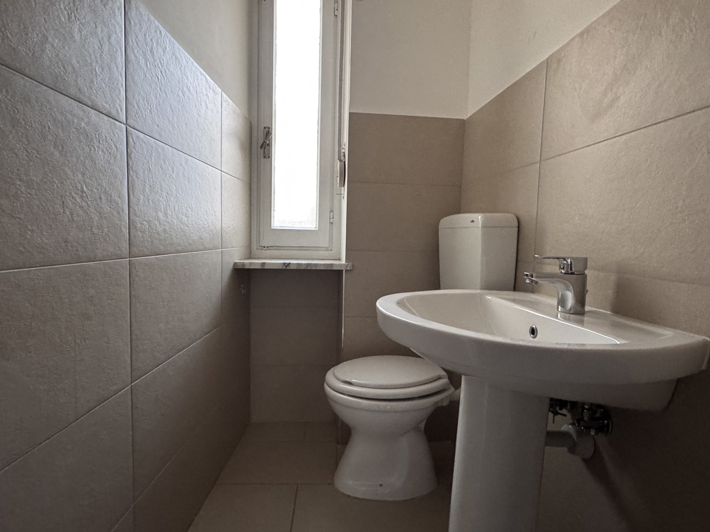 Negozio in affitto a Poirino