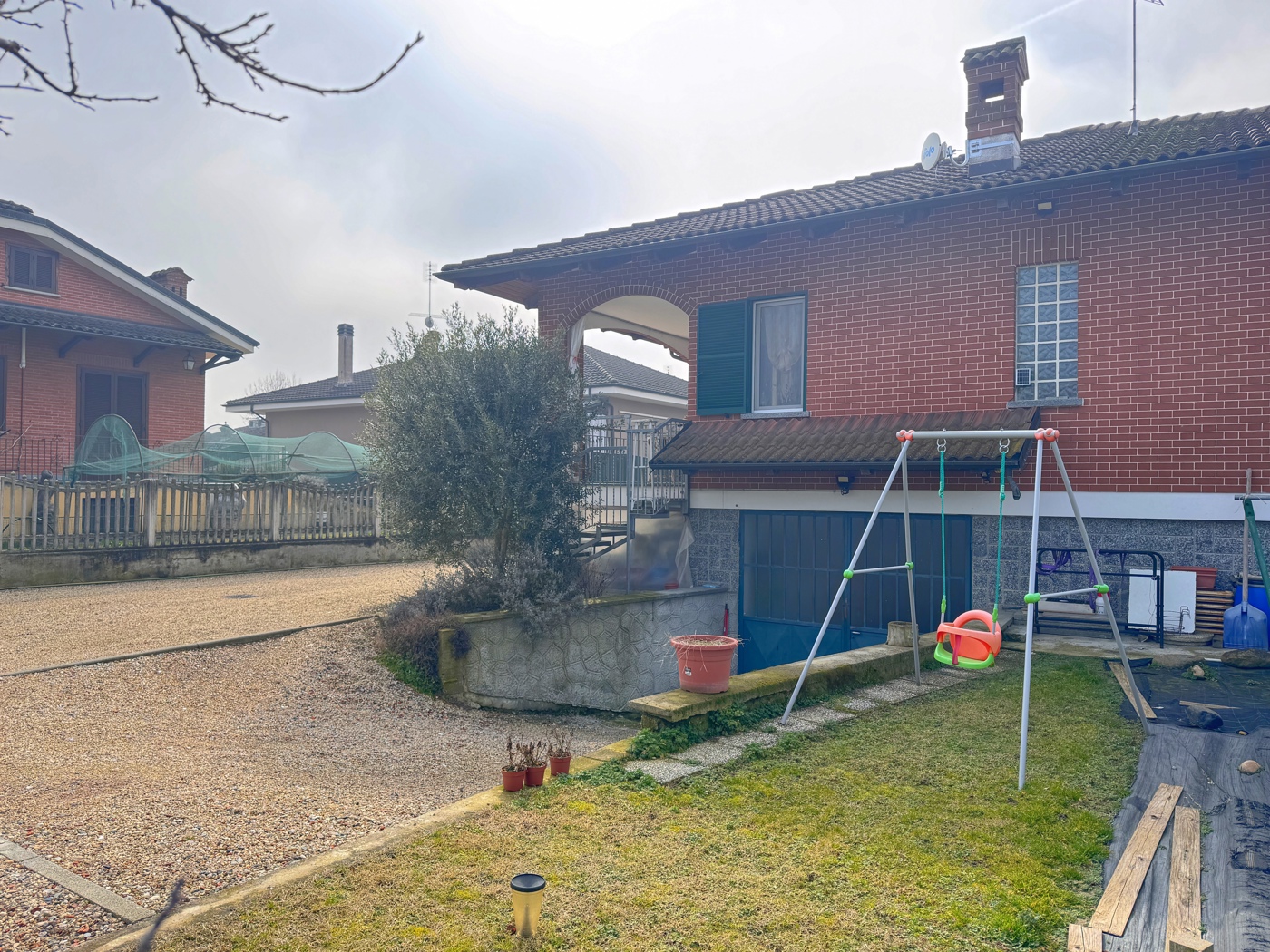 Villa Bifamiliare con giardino a Poirino