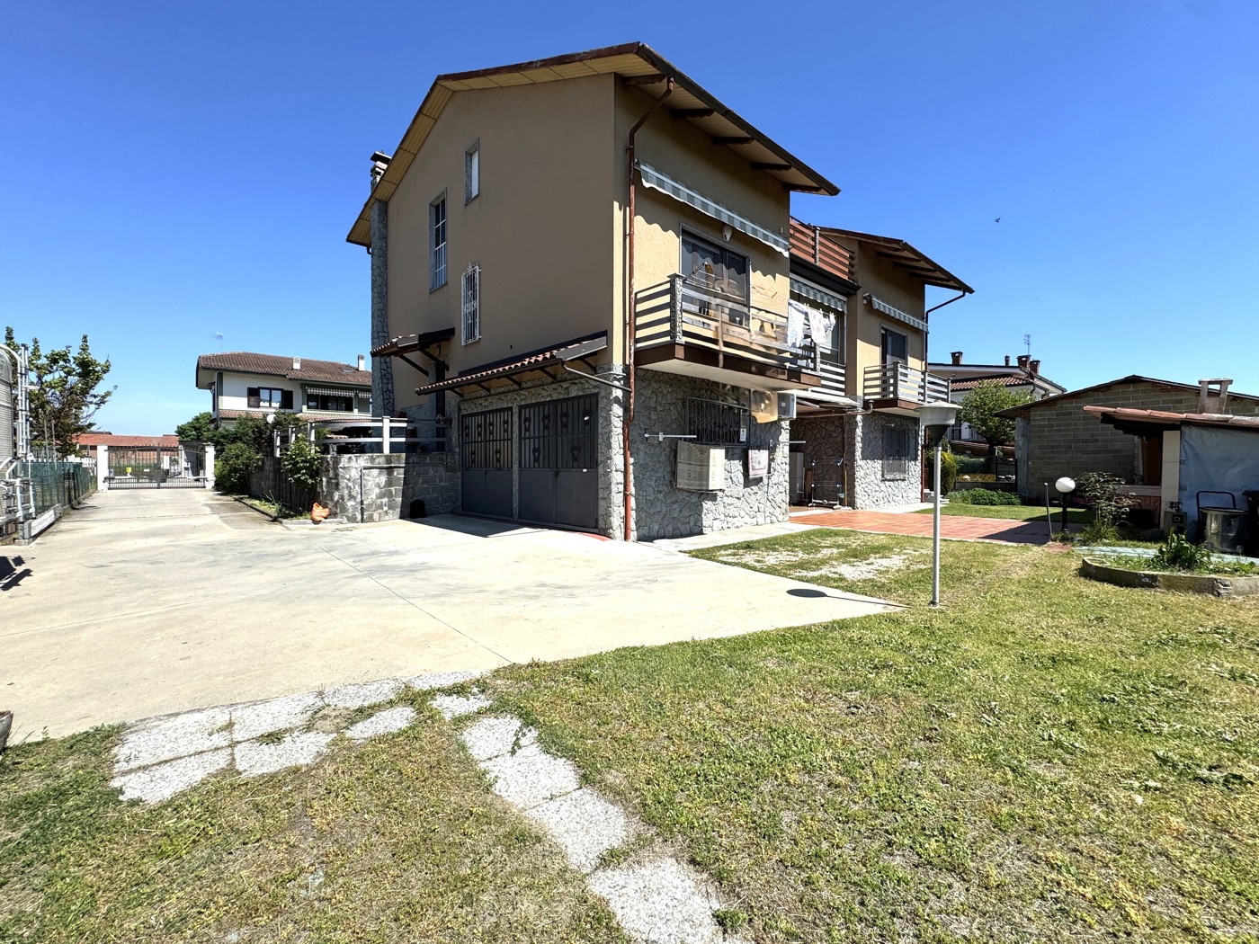 Trilocale con giardino a Poirino