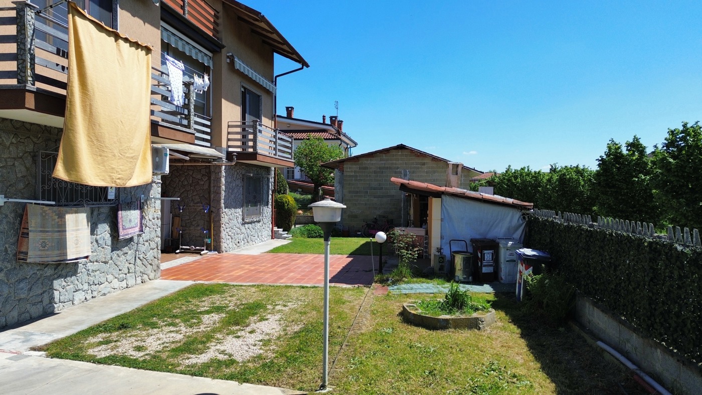 Trilocale con giardino a Poirino