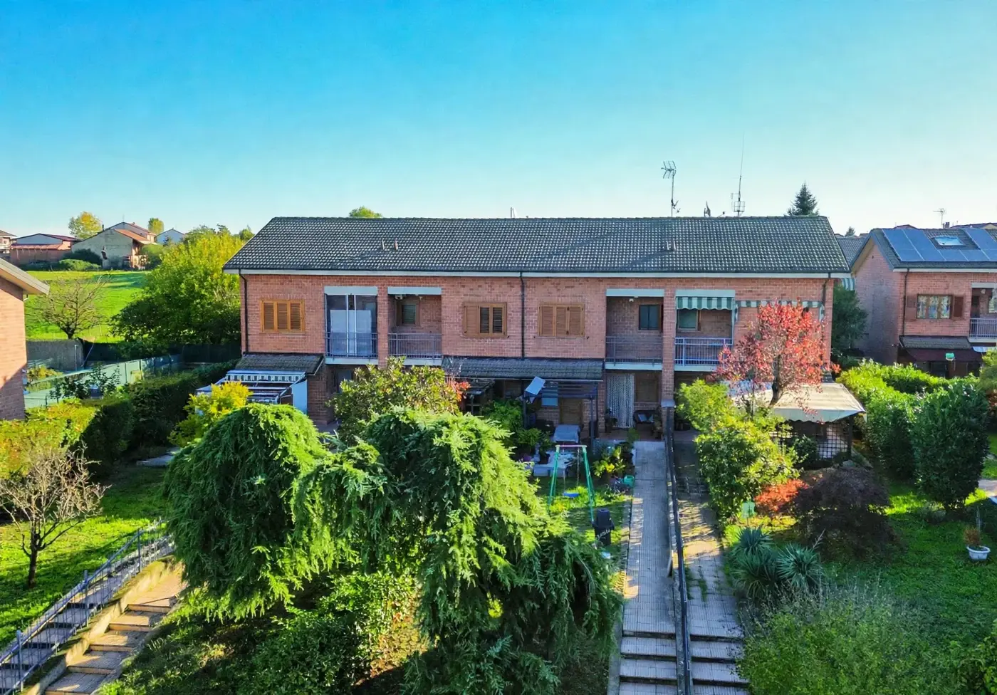 Villa con giardino a Isolabella