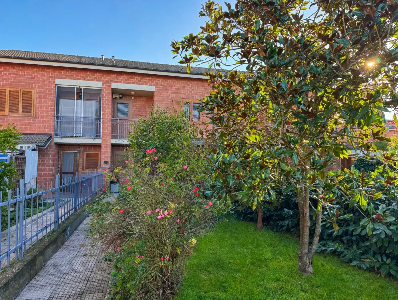 Villa con giardino a Isolabella