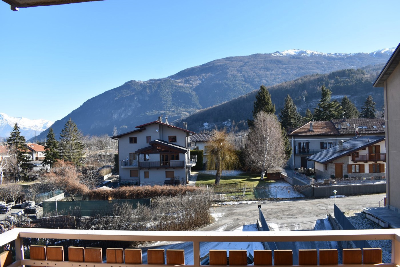 Bilocale con box a Oulx