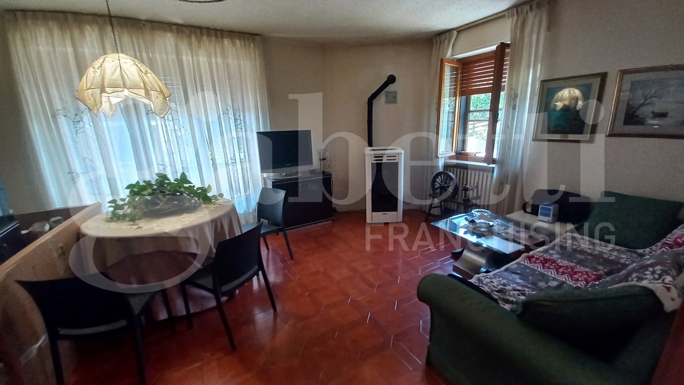 Quadrilocale con giardino a Oulx