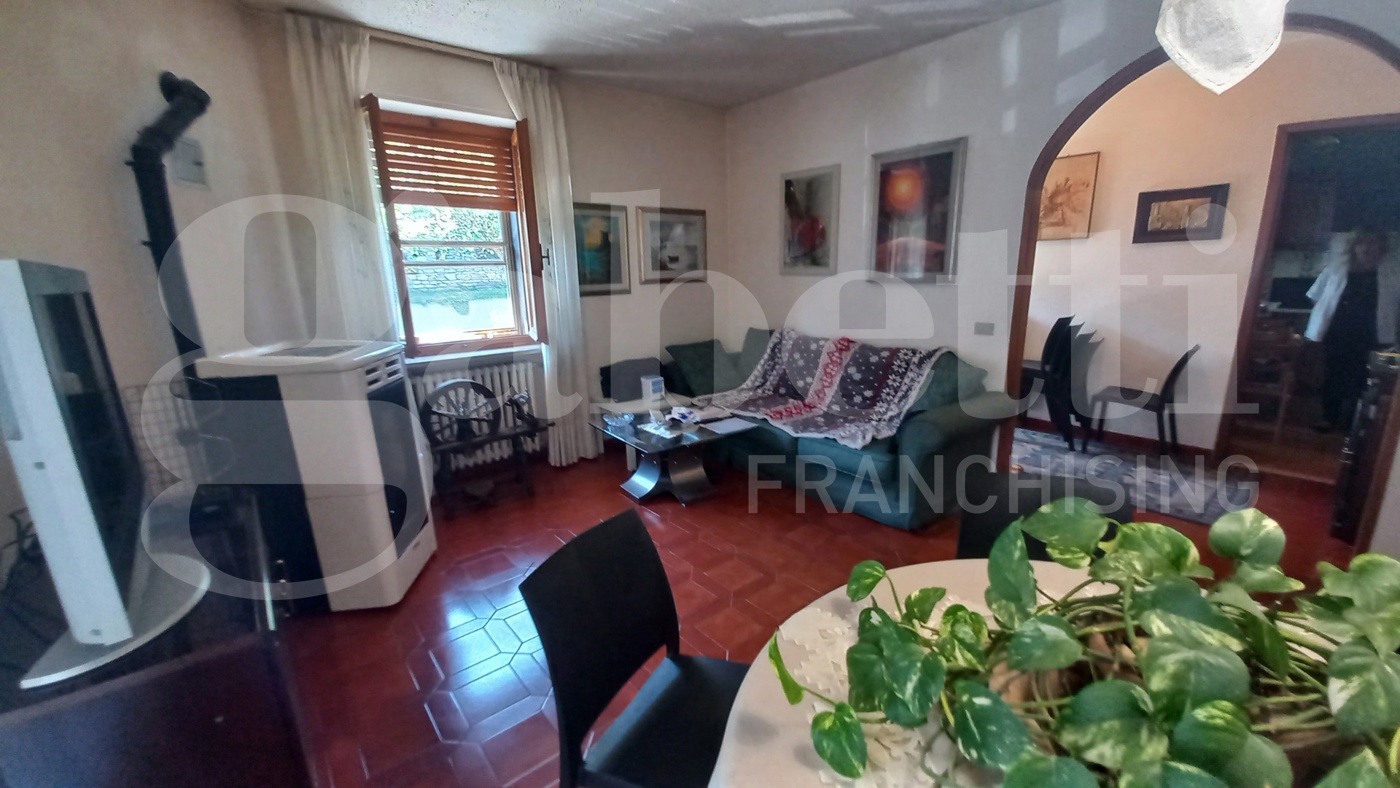 Quadrilocale con giardino a Oulx