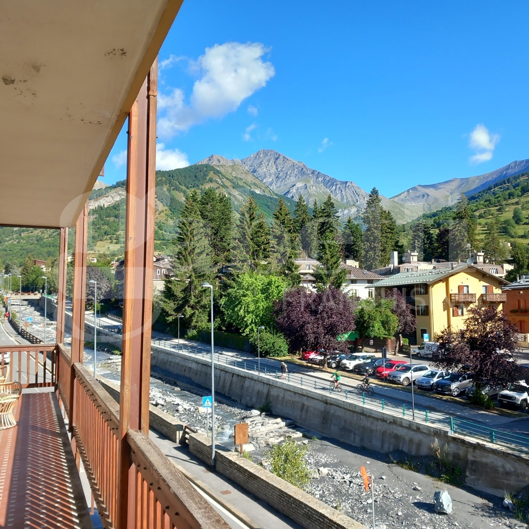 Trilocale arredato in affitto a Bardonecchia