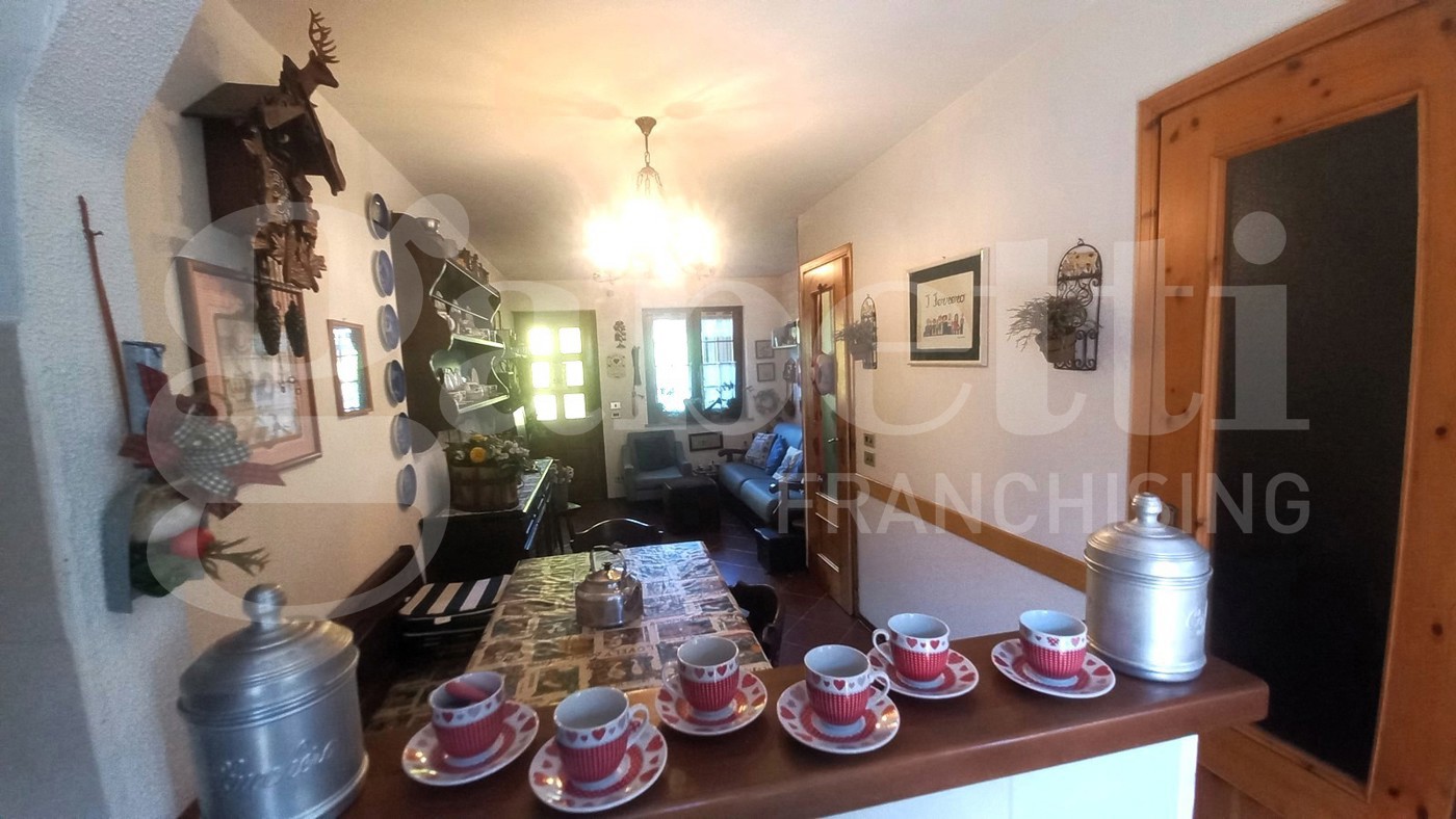 Quadrilocale con giardino a Oulx