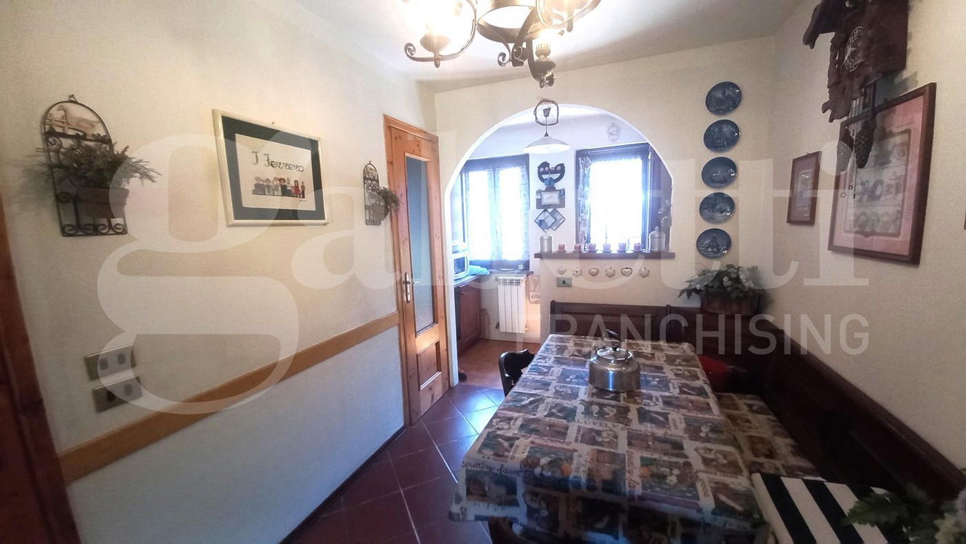 Quadrilocale con giardino a Oulx