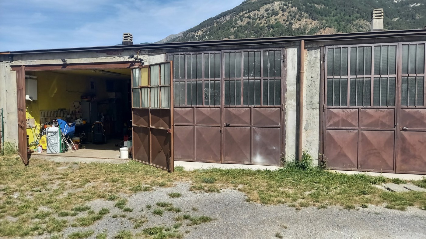 Box/Garage 34mq in vendita a Oulx