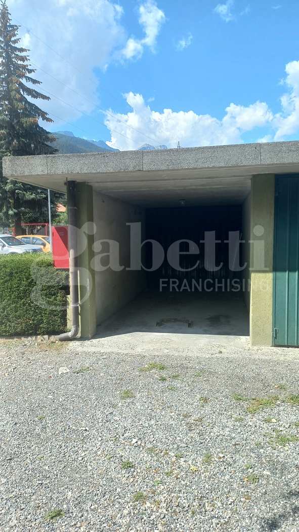 Box/Garage 14mq in vendita a Oulx
