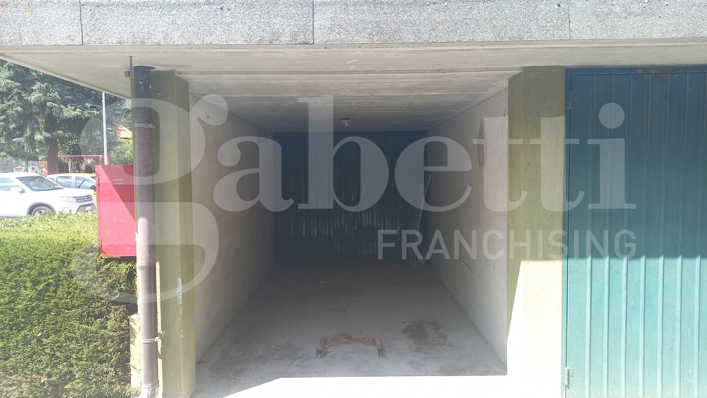 Box/Garage 14mq in vendita a Oulx