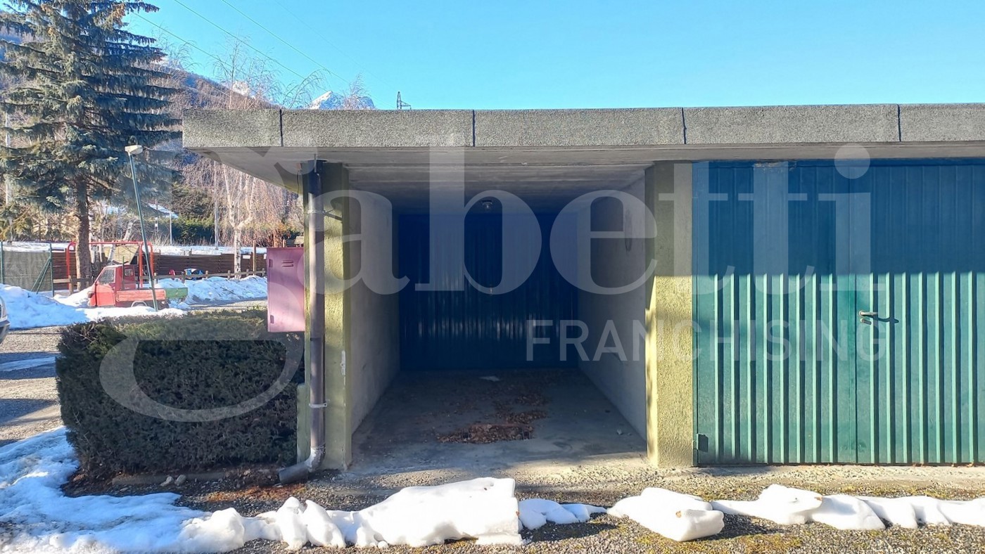 Box/Garage 14mq in vendita a Oulx