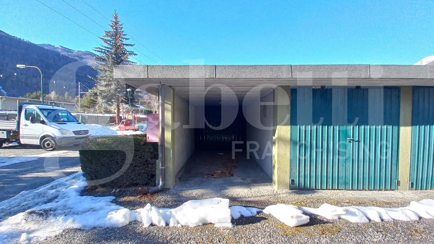 Box/Garage 14mq in vendita a Oulx