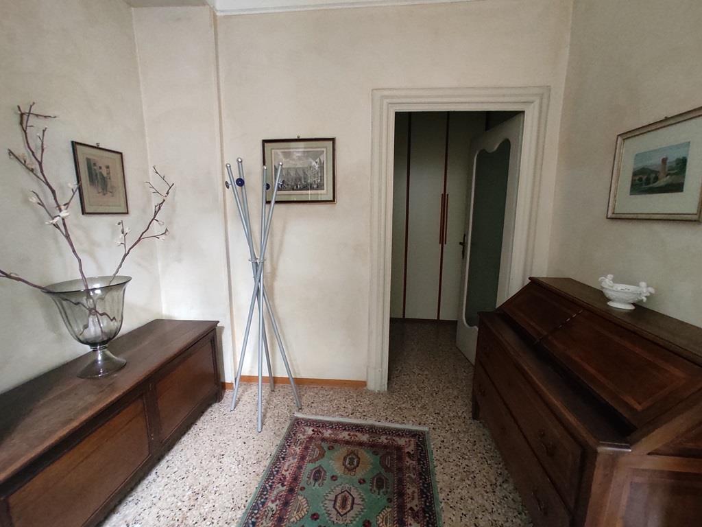 Trilocale arredato in affitto in centro, Piacenza