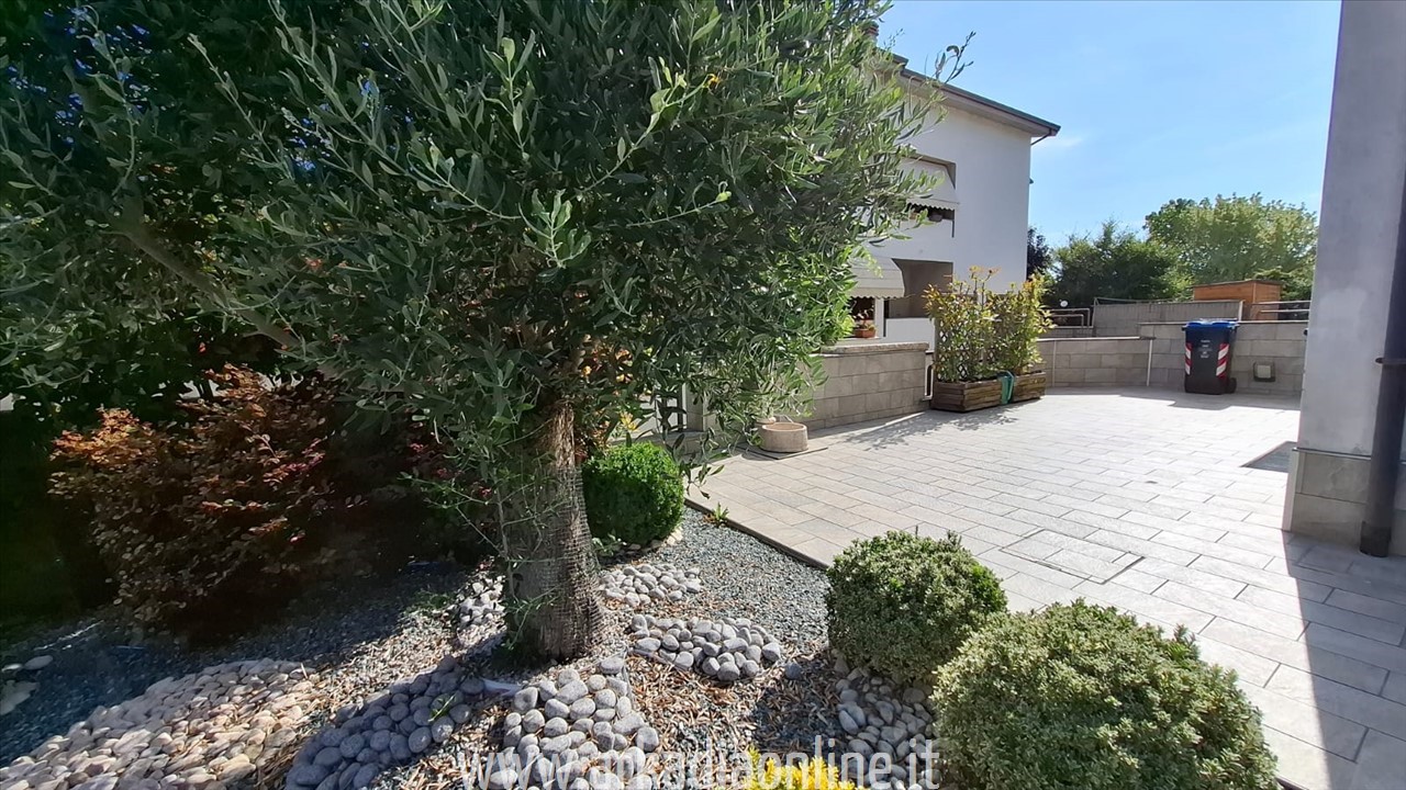 Villa con box doppio, Gossolengo quarto