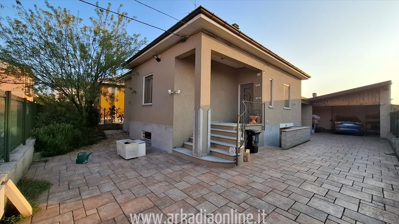 Casa indipendente con giardino, Piacenza mucinasso