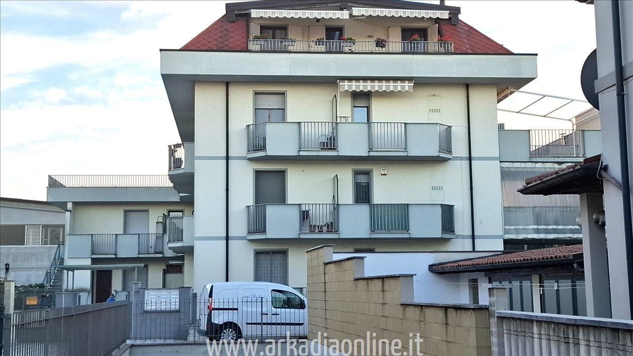 Appartamento con box a Piacenza