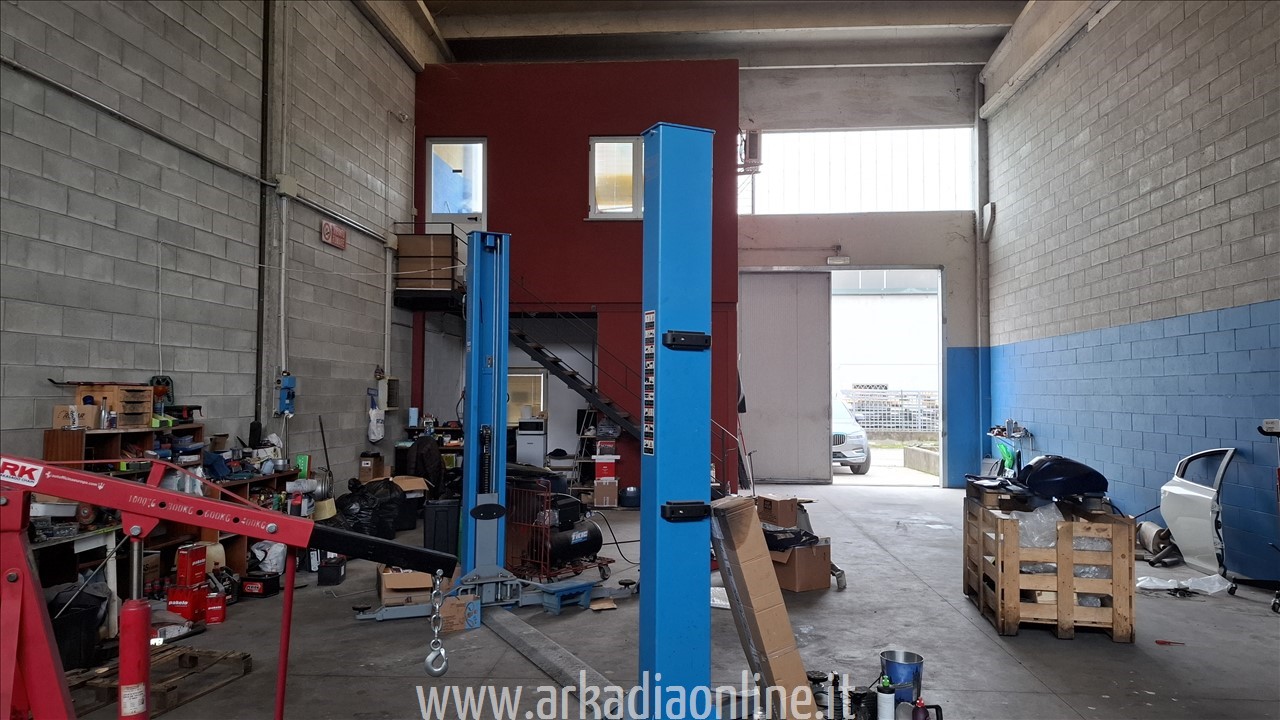 Capannone in vendita, Gragnano Trebbiense gragnanino