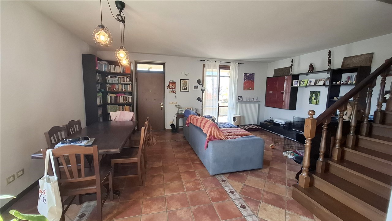 Villa con giardino a San Giorgio Piacentino