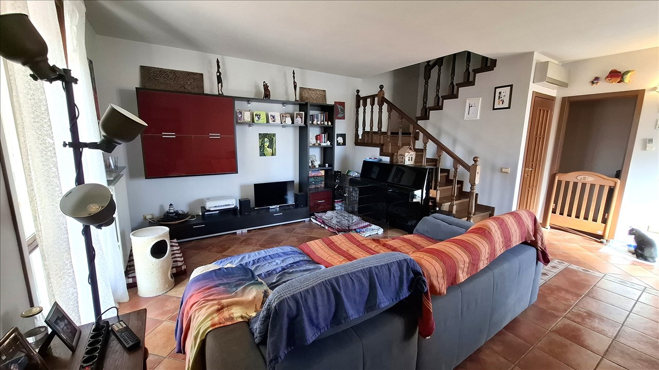 Villa con giardino a San Giorgio Piacentino