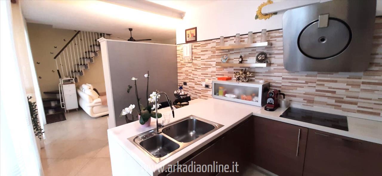 Appartamento con box a Piacenza