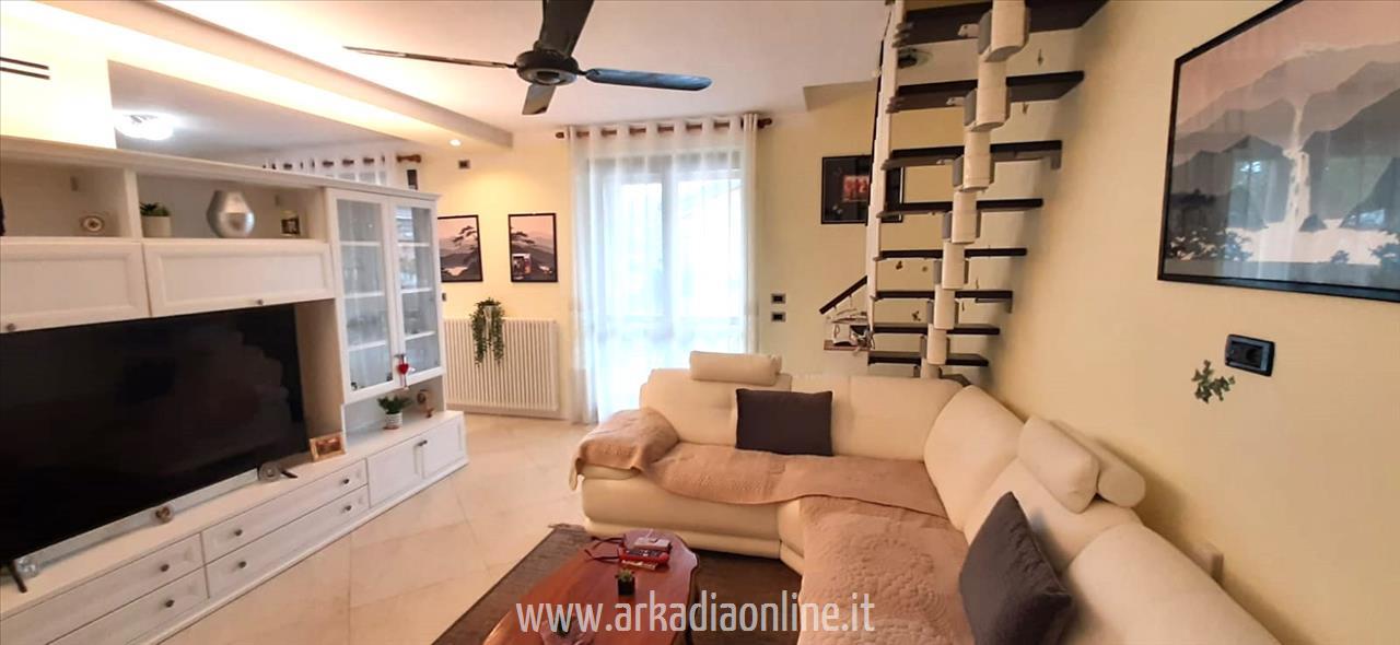 Appartamento con box a Piacenza
