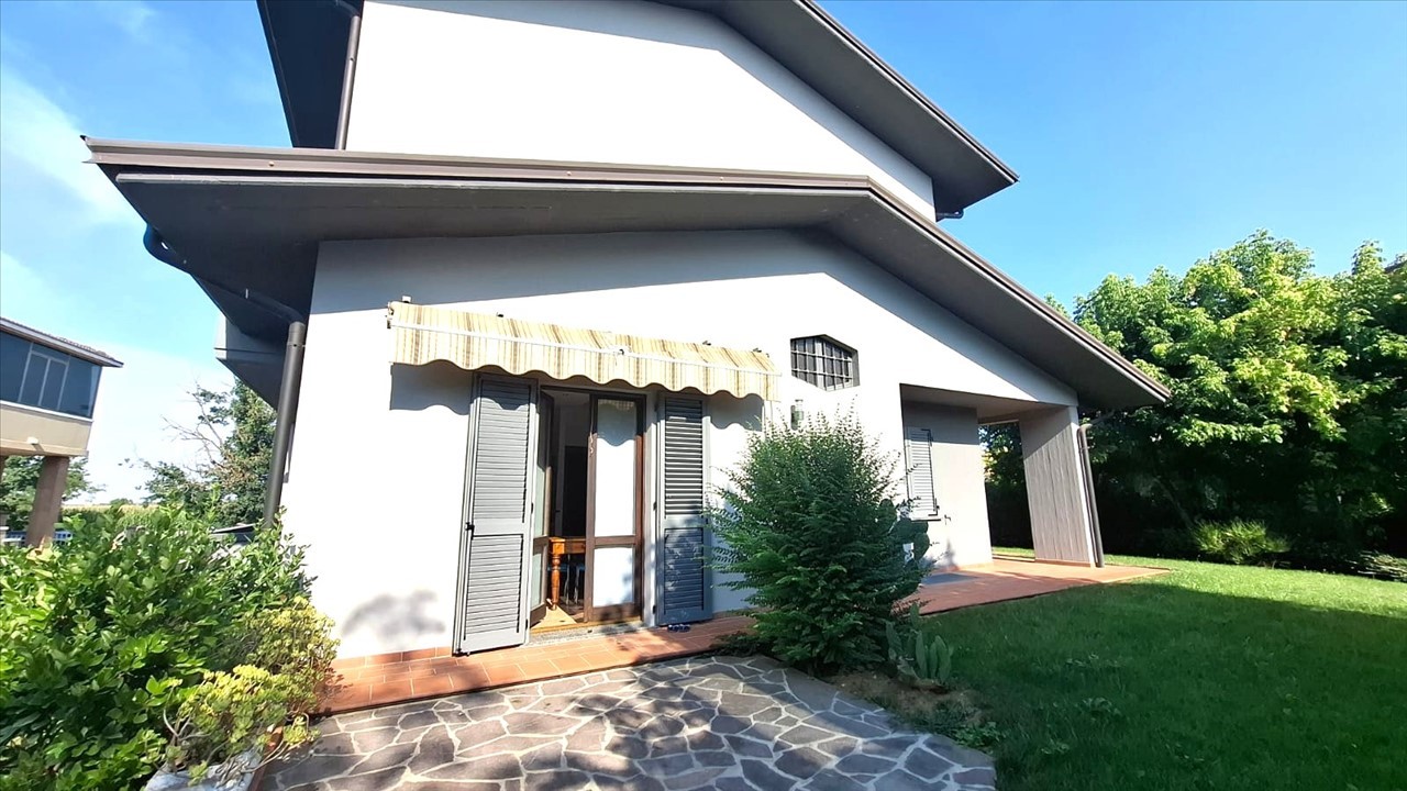 Villa con giardino, Piacenza san bonico