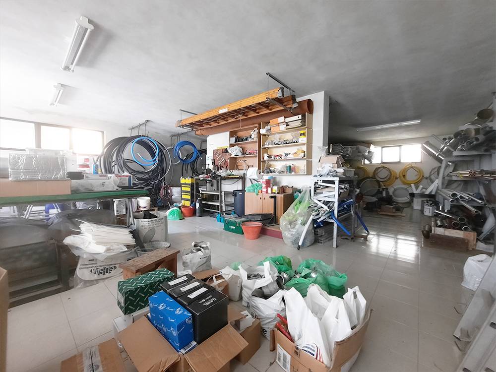 Locale commerciale in vendita a Tortoreto, Tortoreto Lido