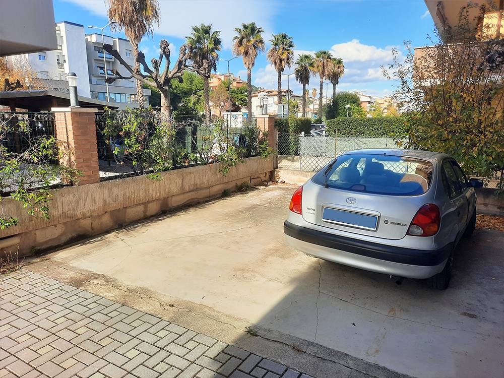 Locale commerciale in vendita a Tortoreto, Tortoreto Lido