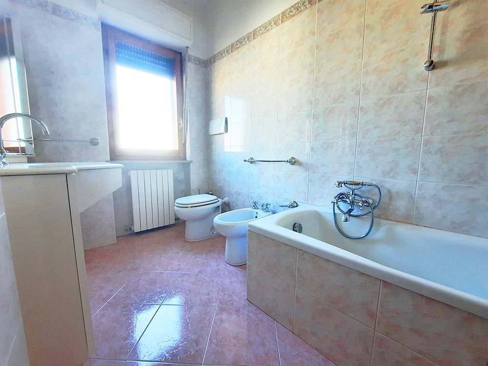 Appartamento in vendita a Alba Adriatica, Zona Mare