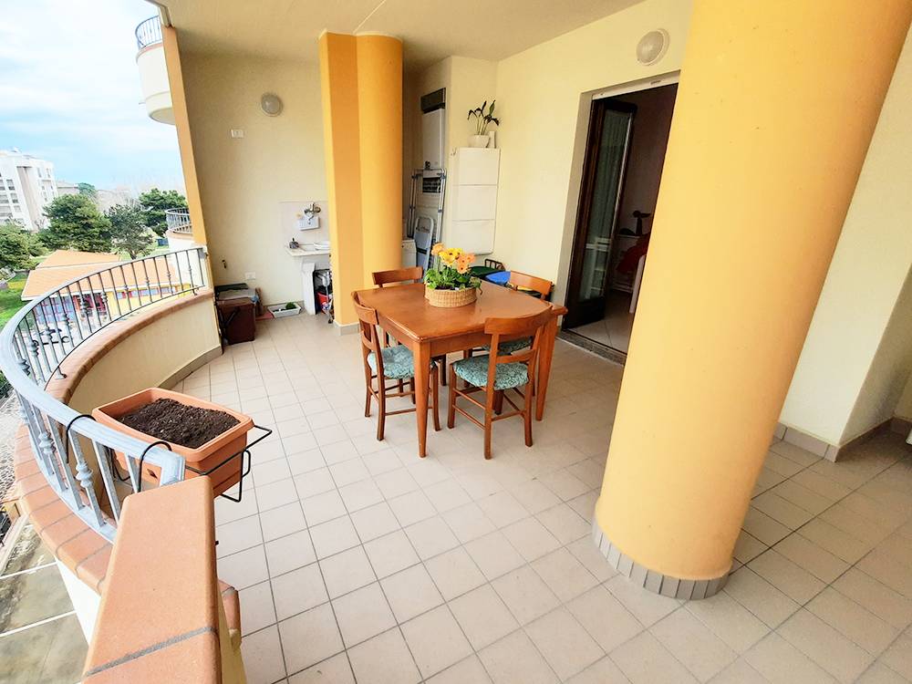 Appartamento in vendita a Alba Adriatica, Zona Mare