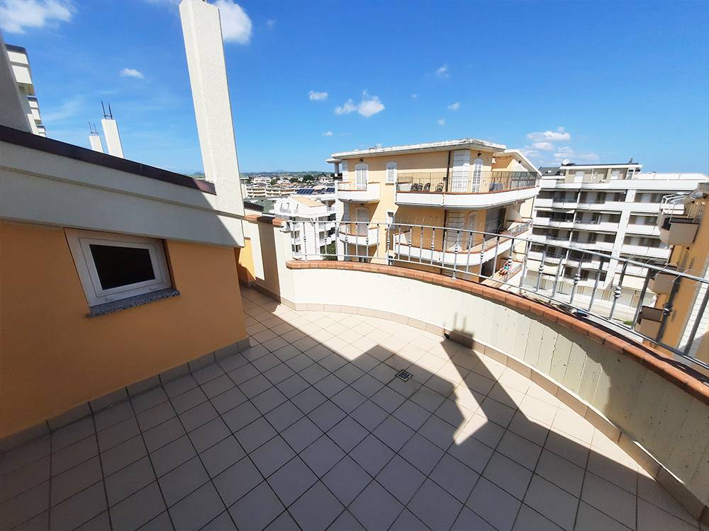 Appartamento in vendita a Alba Adriatica, Zona Mare