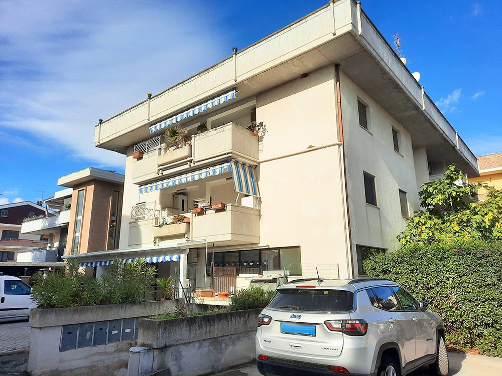 Deposito in vendita a Tortoreto, Tortoreto Lido