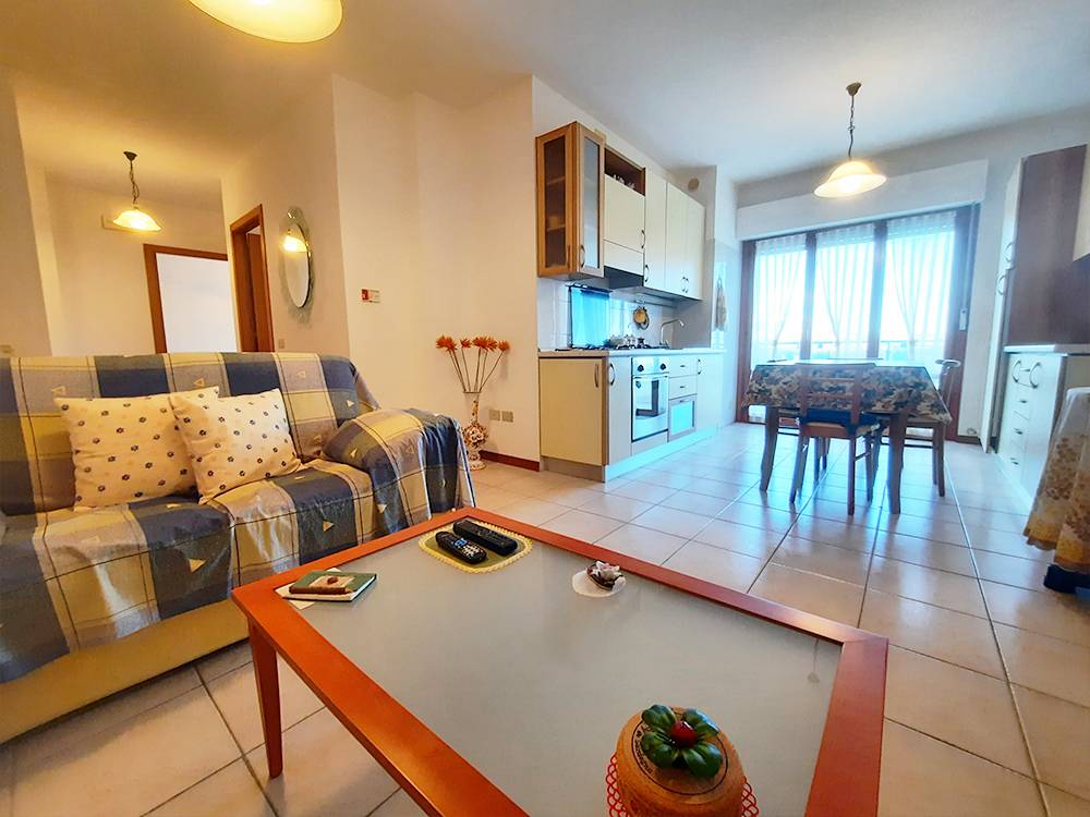 Appartamento in vendita a Alba Adriatica, Zona Mare