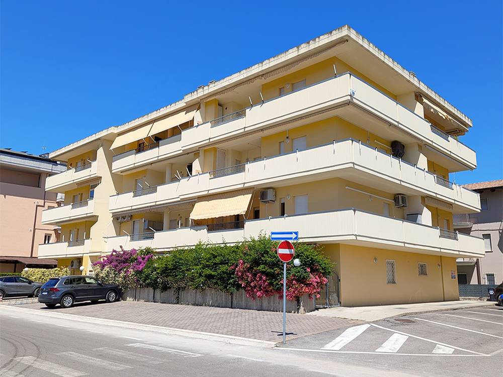 Appartamento in vendita a Alba Adriatica, Zona Mare